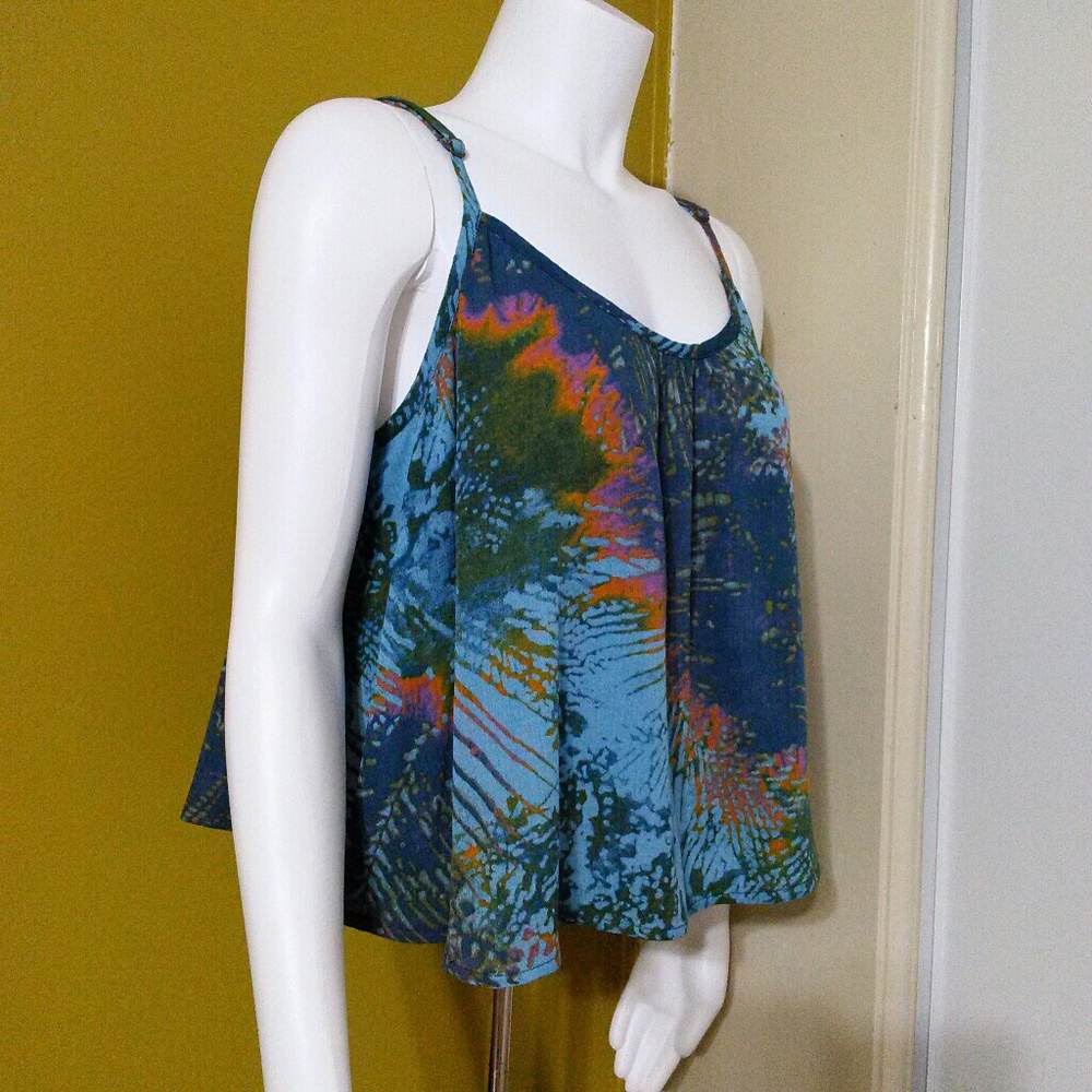 MOSSIMO • Cropped abstract tank NWT!! (L & 2XL) - Picture 2 of 5